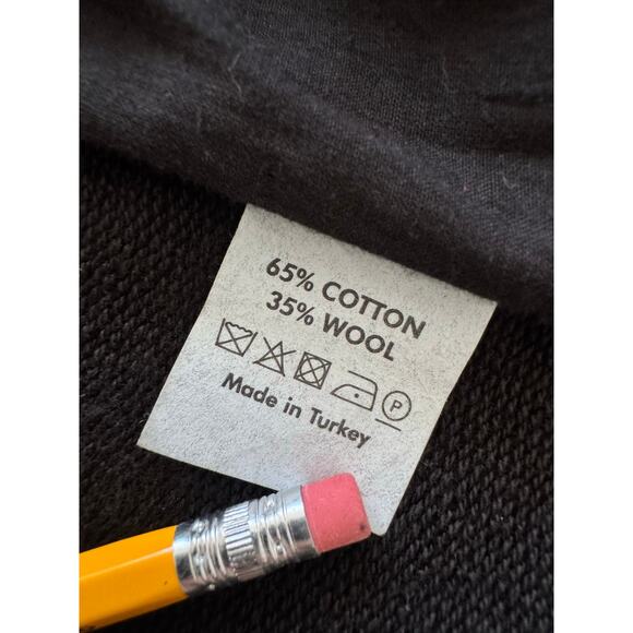 Dries Van Noten Black and Red Plaid Heavy Sweater - Picture 5 of 5